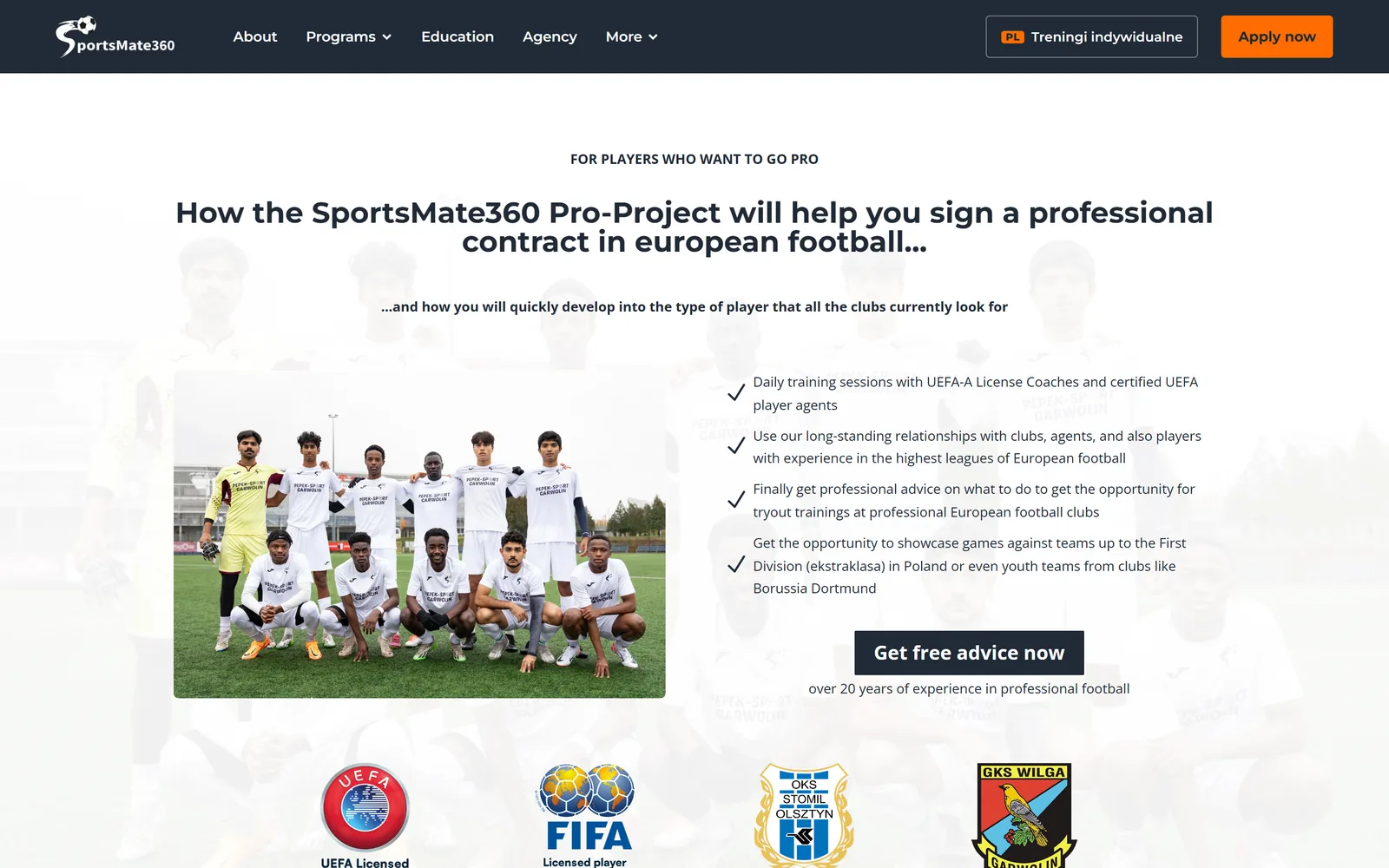 Strona akademii SportsMate360 - widok na komputerze